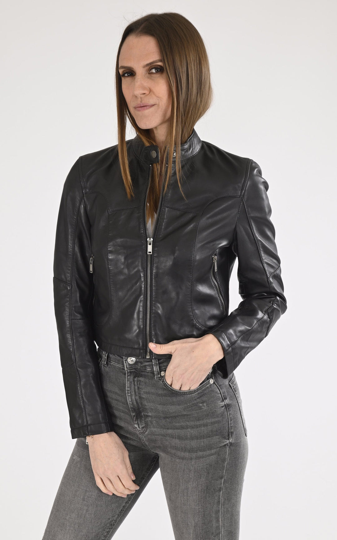 A "LOLA 104174" Noir Rose Garden Blouson Femme opened photo