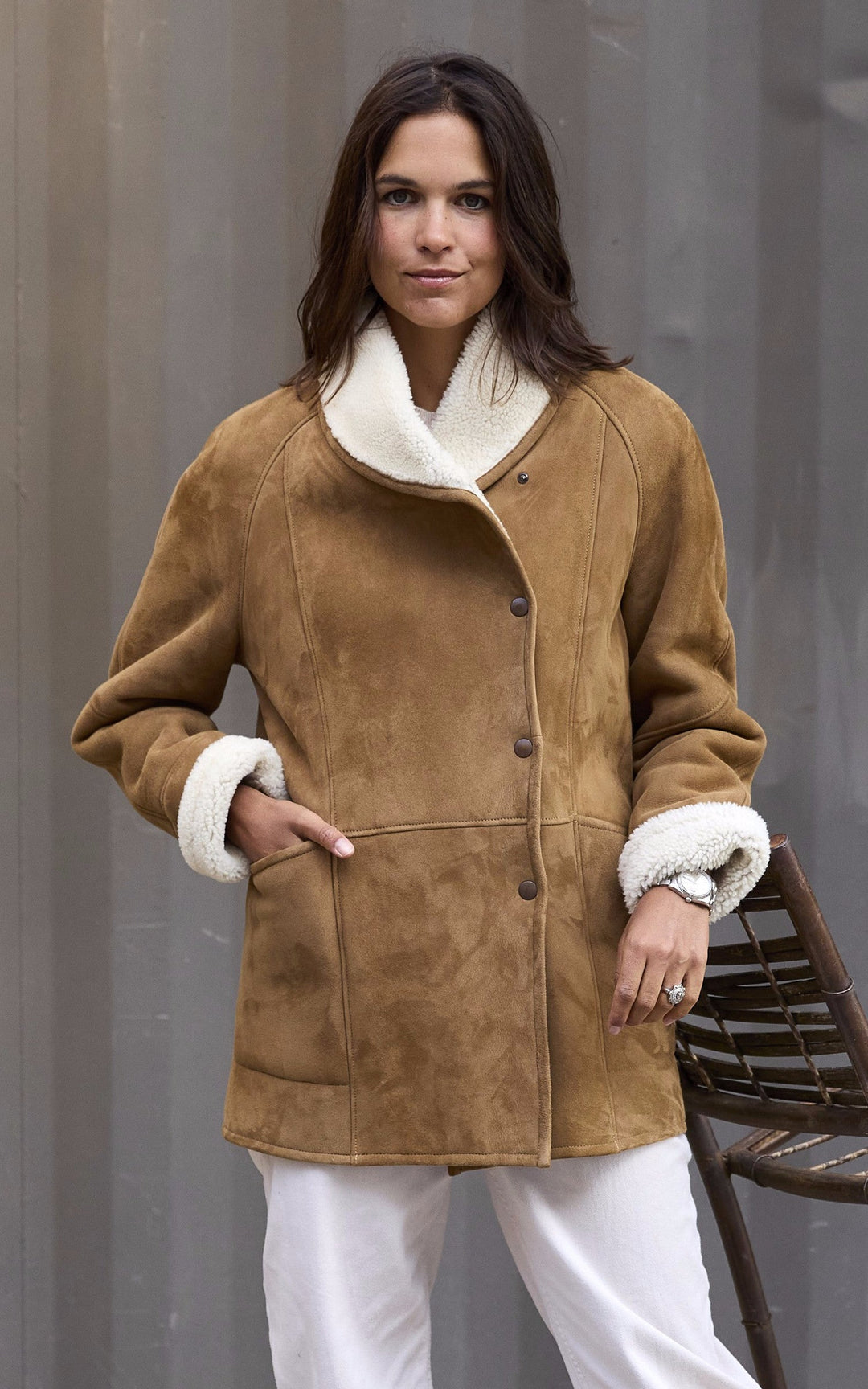 A "SERENA CORTO" Camel La Canadienne Veste Femme closed photo