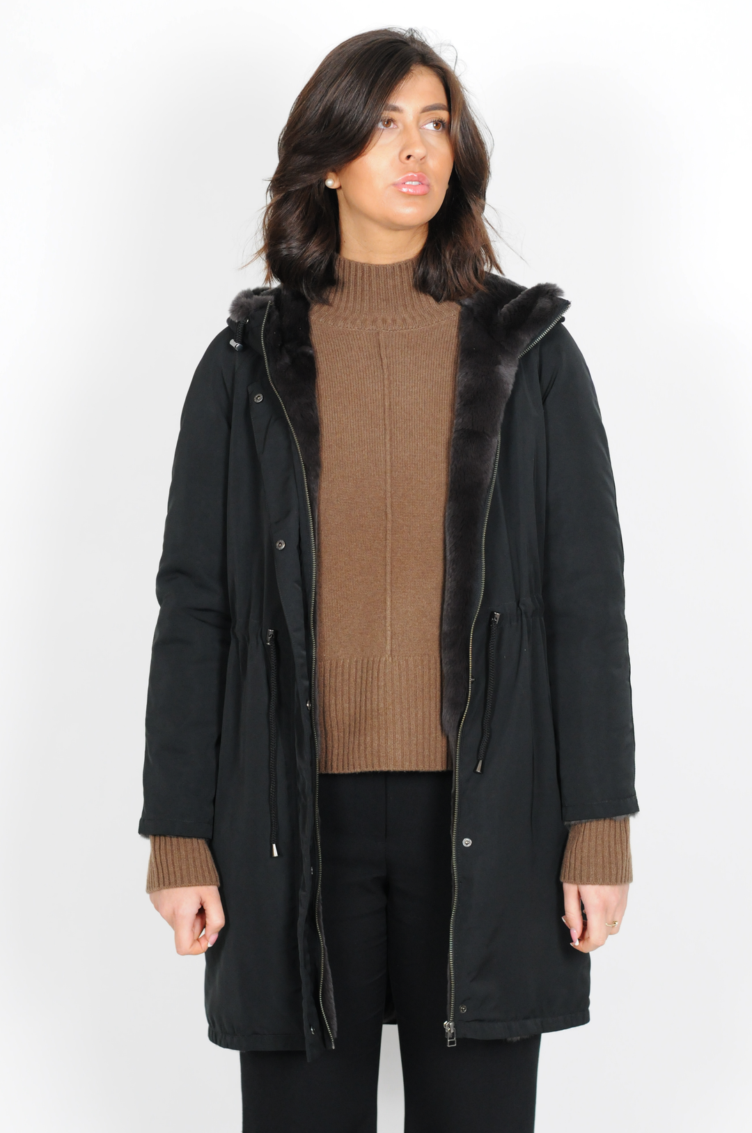 17611 - Black Parka Coat med pelsfor - Kvinner