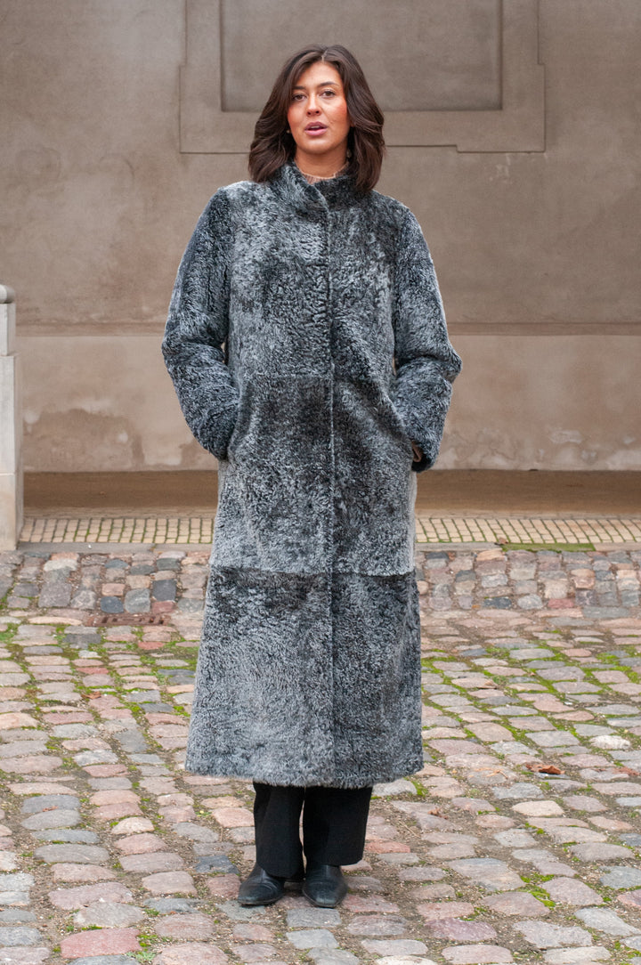 Innocente, 125 cm. - Krage - La Coon Lamb - Dam - Svart