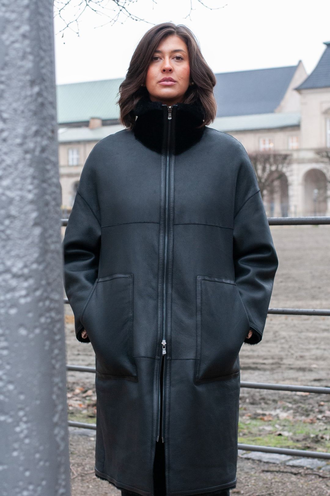 Isilda, 105 cm. - Krage - Nappa Lamb - Dam - Svart