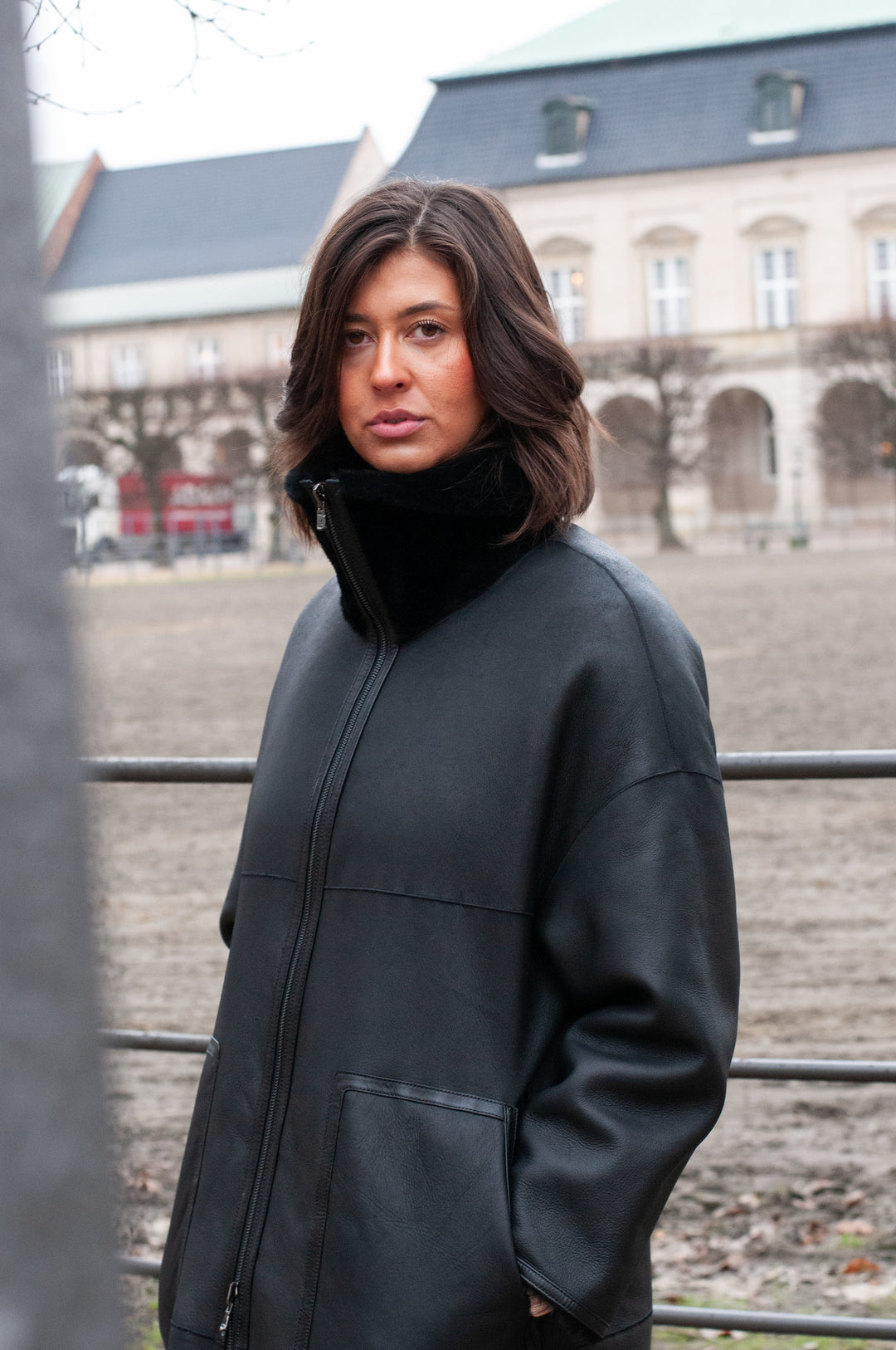 Isilda, 105 cm. - Krage - Nappa Lamb - Dam - Svart