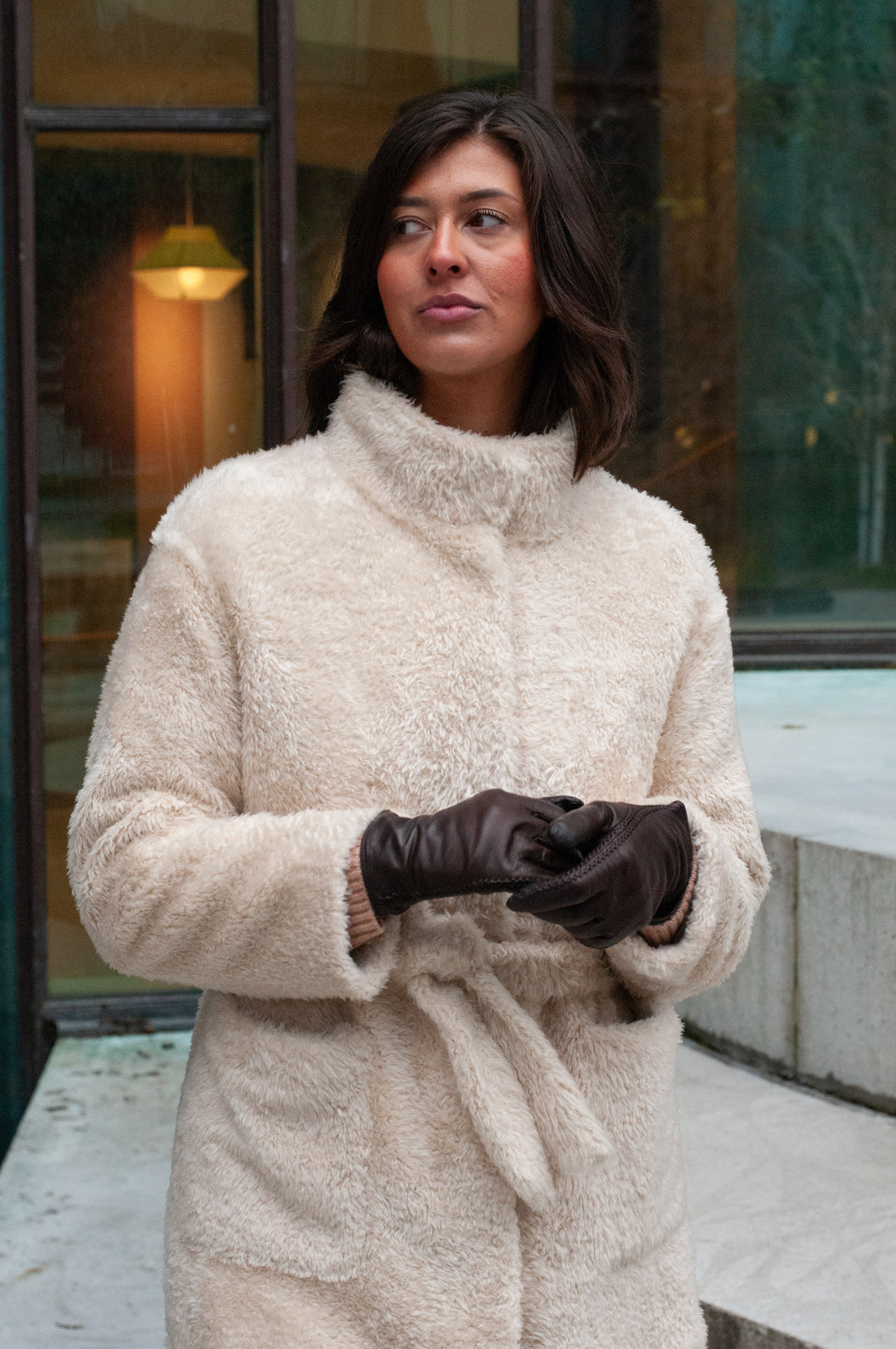 Ilga, 109 cm. - Krage - La Coon Lamb - Dam - Beige