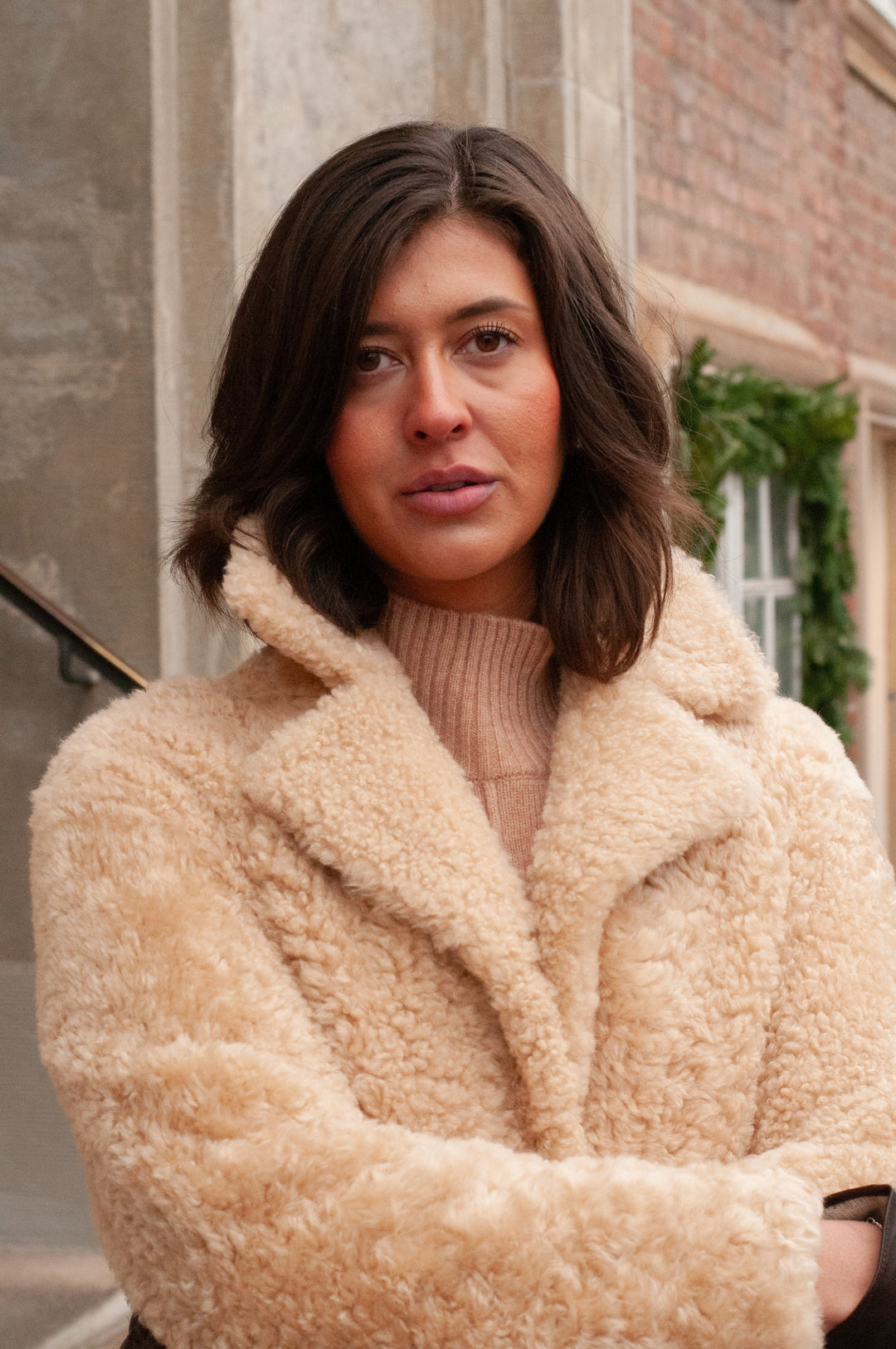 Izia, 105 cm. - Krage - La Coon Lamb - Kvinner - Lett kamel