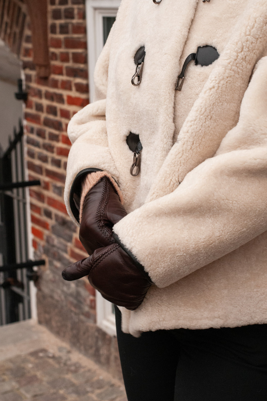 Ila, 65 cm. - Lockigt lamm - Dam - Beige