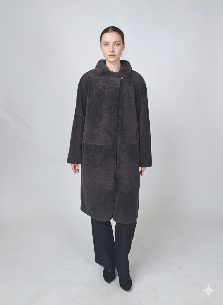 Hella, 95 cm. - Krage - Lockigt lamm - Kvinnor - Kaffe