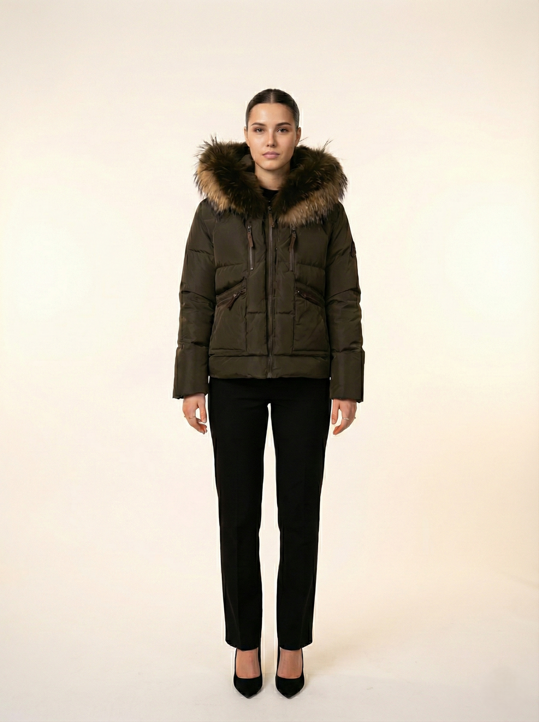 Fugge, 61 cm. - Huva - Down - Kvinnor - Armé