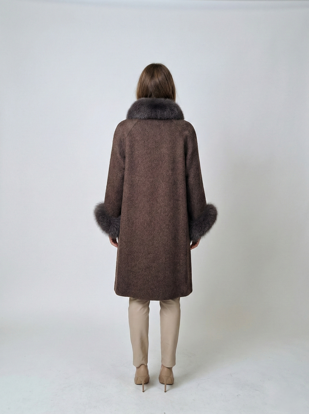 Jilibi, 95 cm. Krave - 100% Uld - Damer - Brun