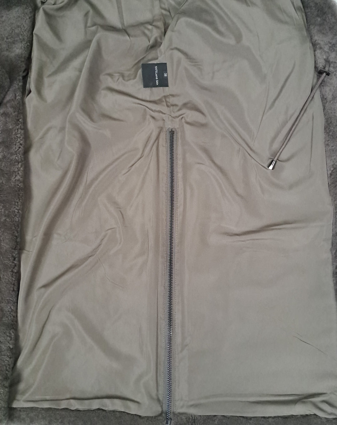 Filuka, 100 cm. - Krage - Lockigt lamm - Dam - Taupe