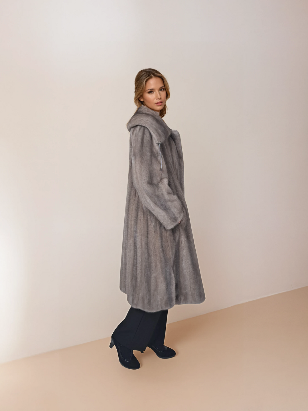 Alina, 110 cm. - Mink Let Out - Kvinder - Sølvblå