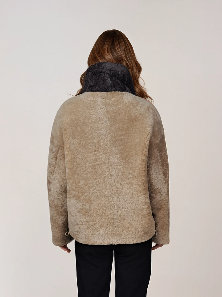 Illulu, 63 cm. - Krage - Curly Lamb - Dam - Light Camel & Taupe