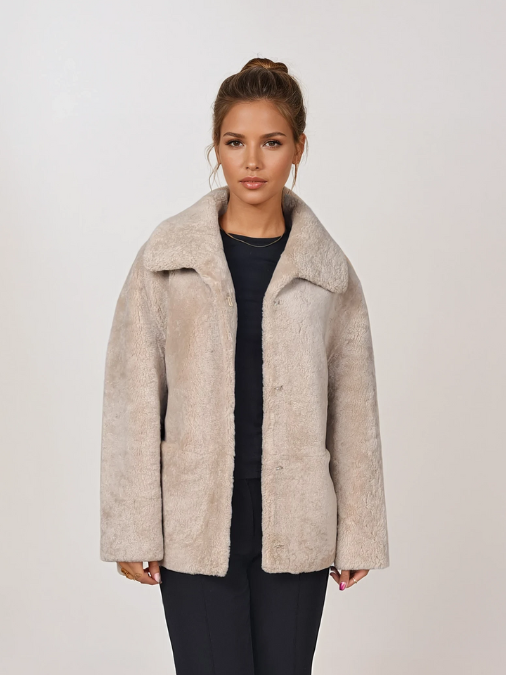 Irene, 65 cm. - Krave - Krøllet lam - Damer - Mørk Beige