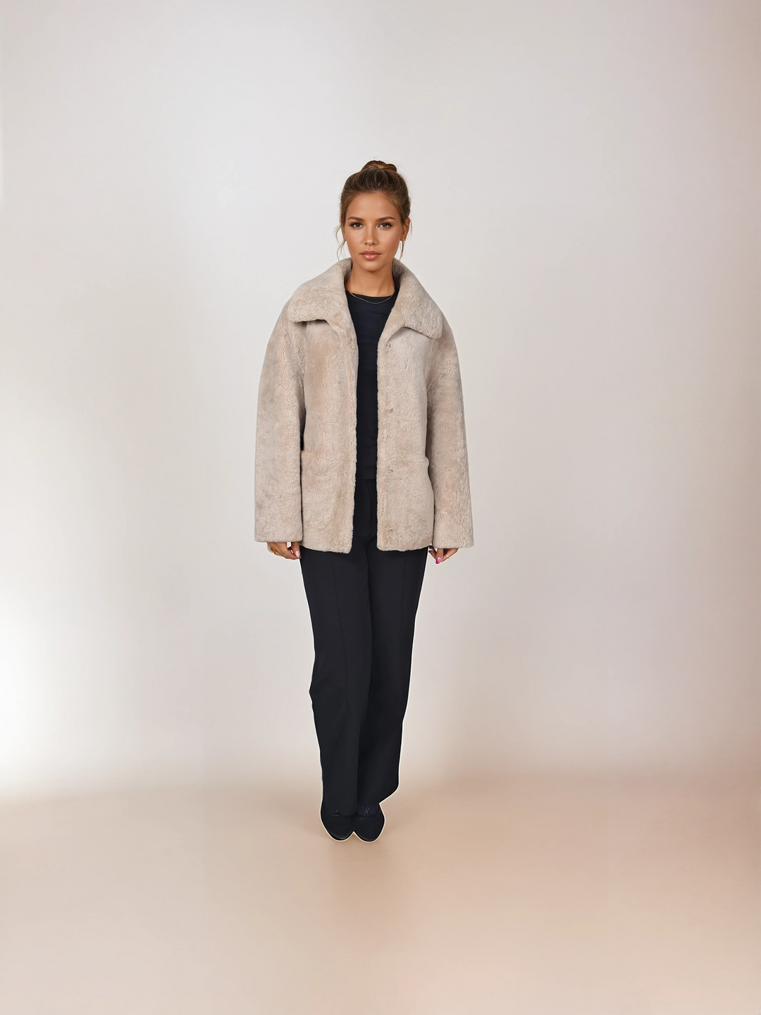 Irene, 65 cm. - Krave - Krøllet lam - Damer - Mørk Beige