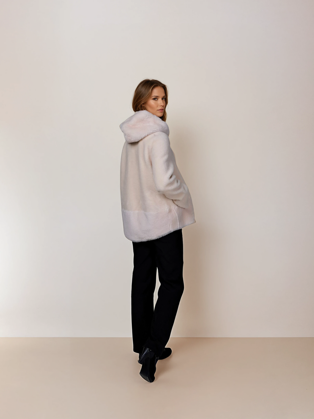 Ilda, 72 cm. - Huva - Air Wool - Dam - Off White