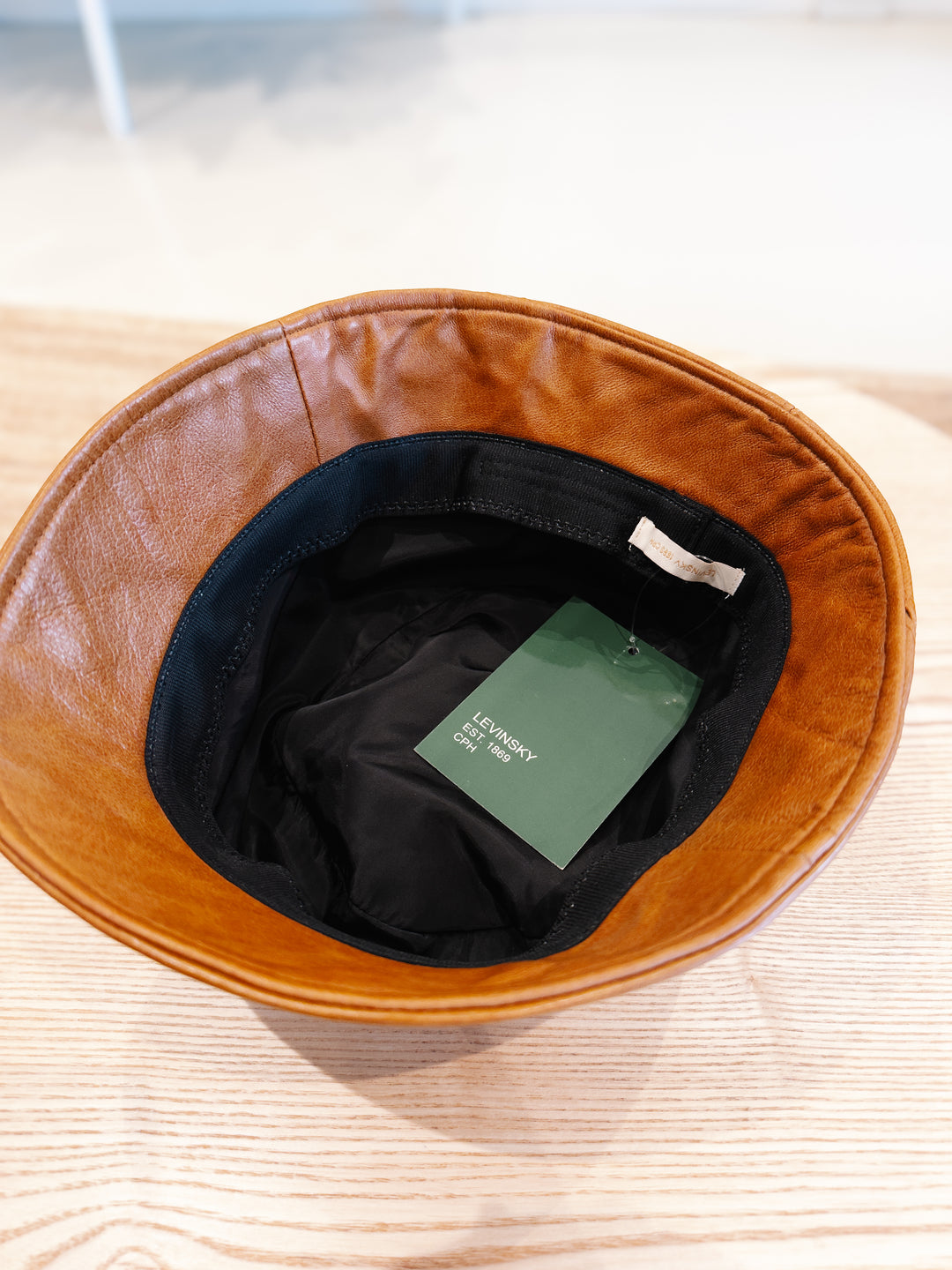 HL24C049 Leather Hat - Leather - Accesories - Cognac