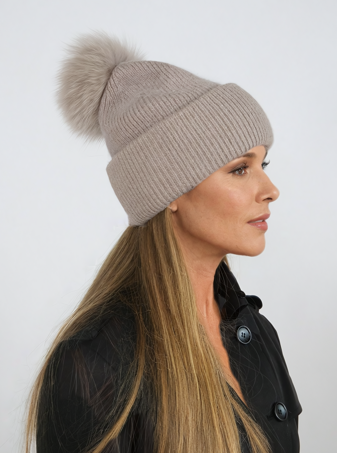 HL22C007 Angora Wool Beanie med pelspompon taupe