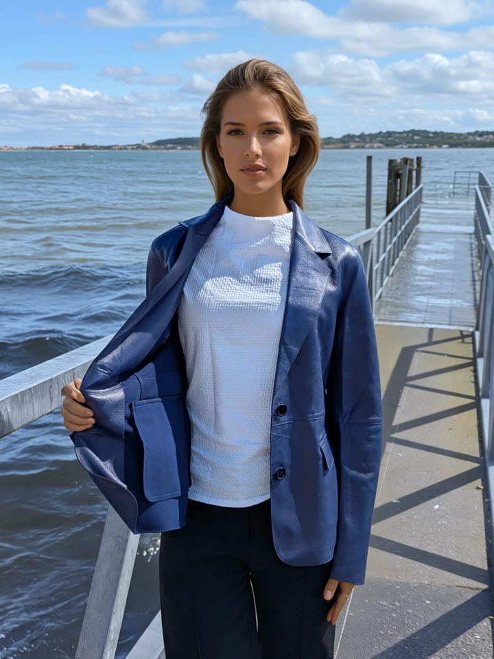 Nina Blazer, 60 cm. - Lamb Dior Bonded Leather-Women - Dusty Blue