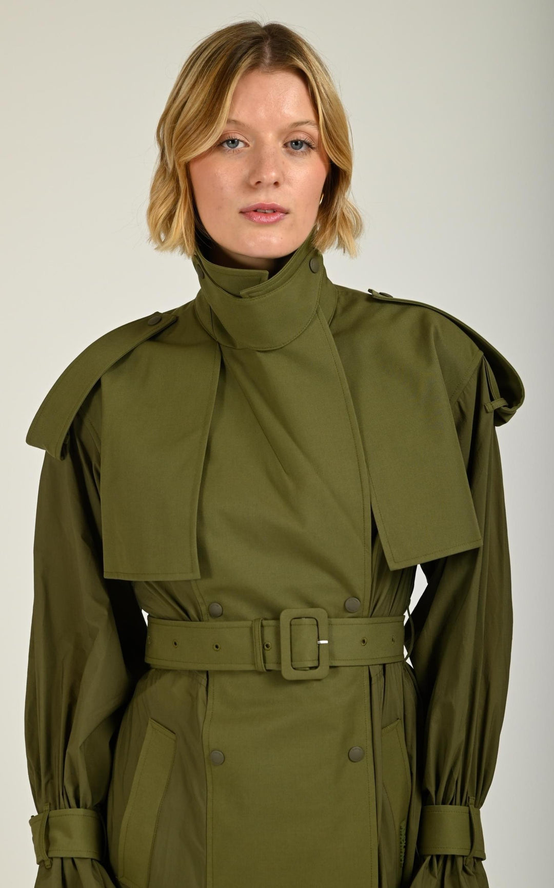 7/8 Textile Femme Mackage, modèle Zonomi de couleur light military