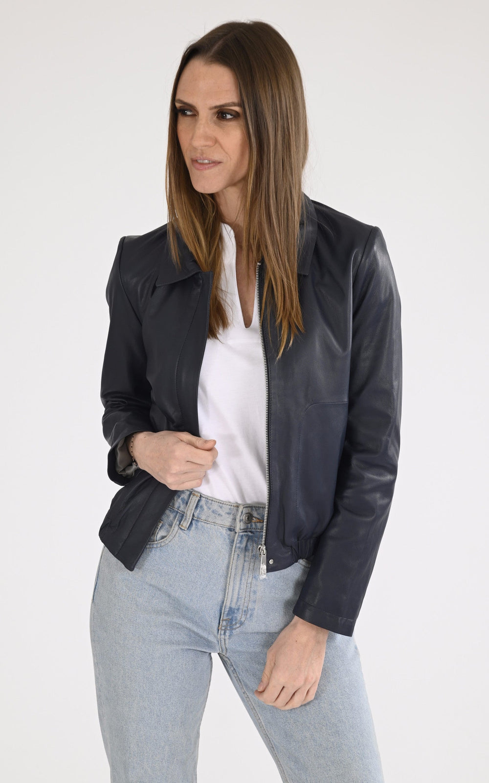 A "ODESSA 65065" Bleu Marine Oakwood Blouson Femme closed photo
